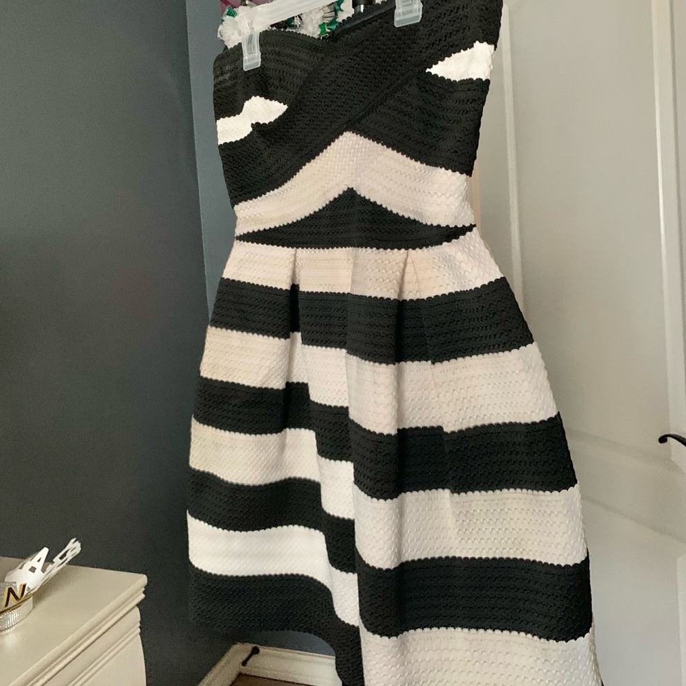 NWOT BCBG Azria  strapless  Dress